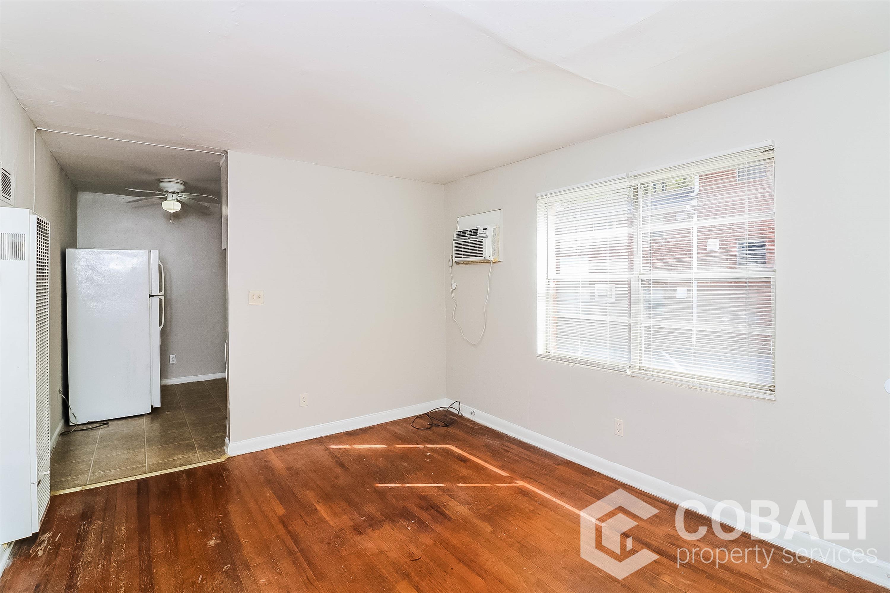890 Greenwood Ave NE - 4