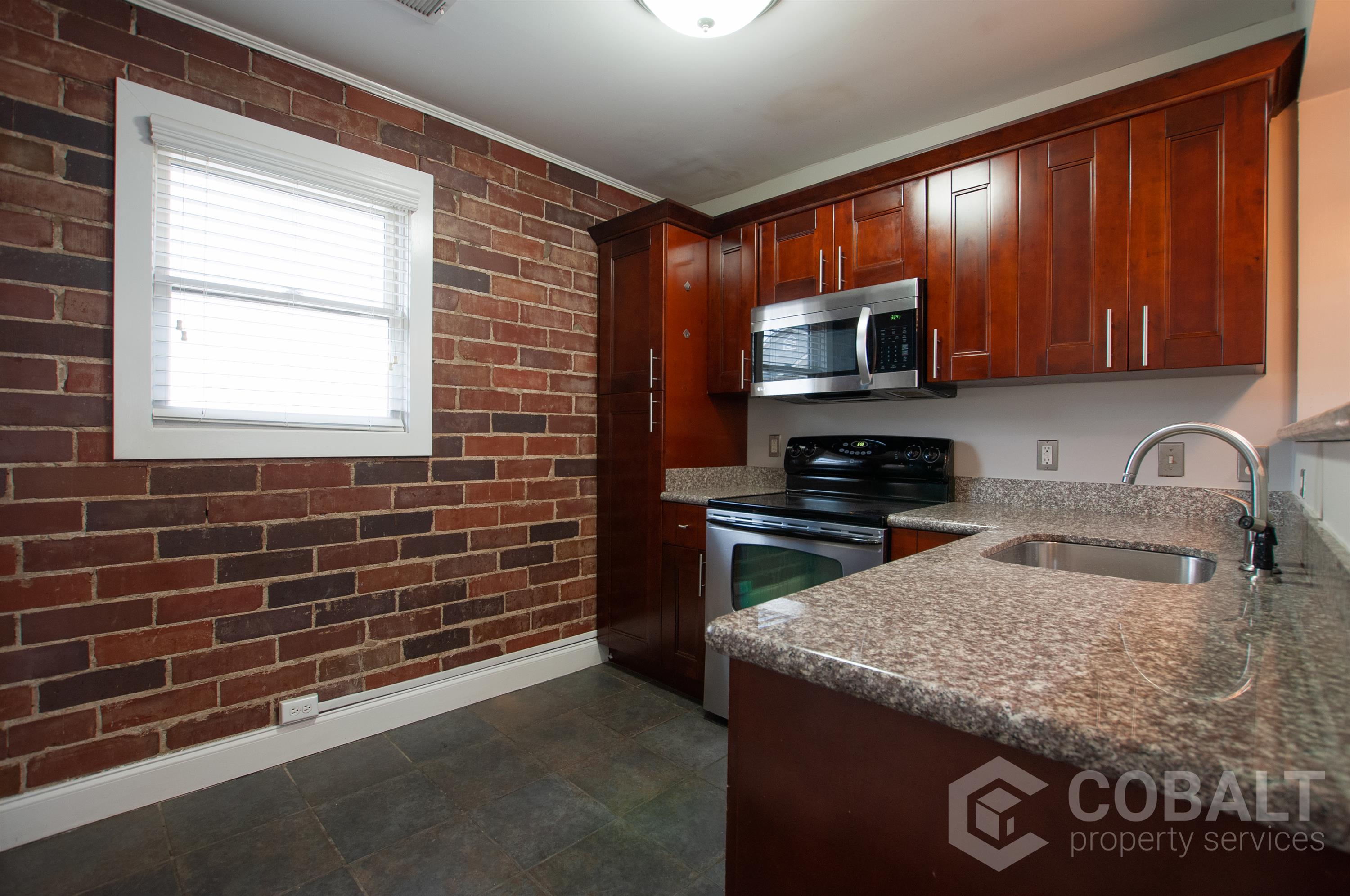626 Irwin St- 02