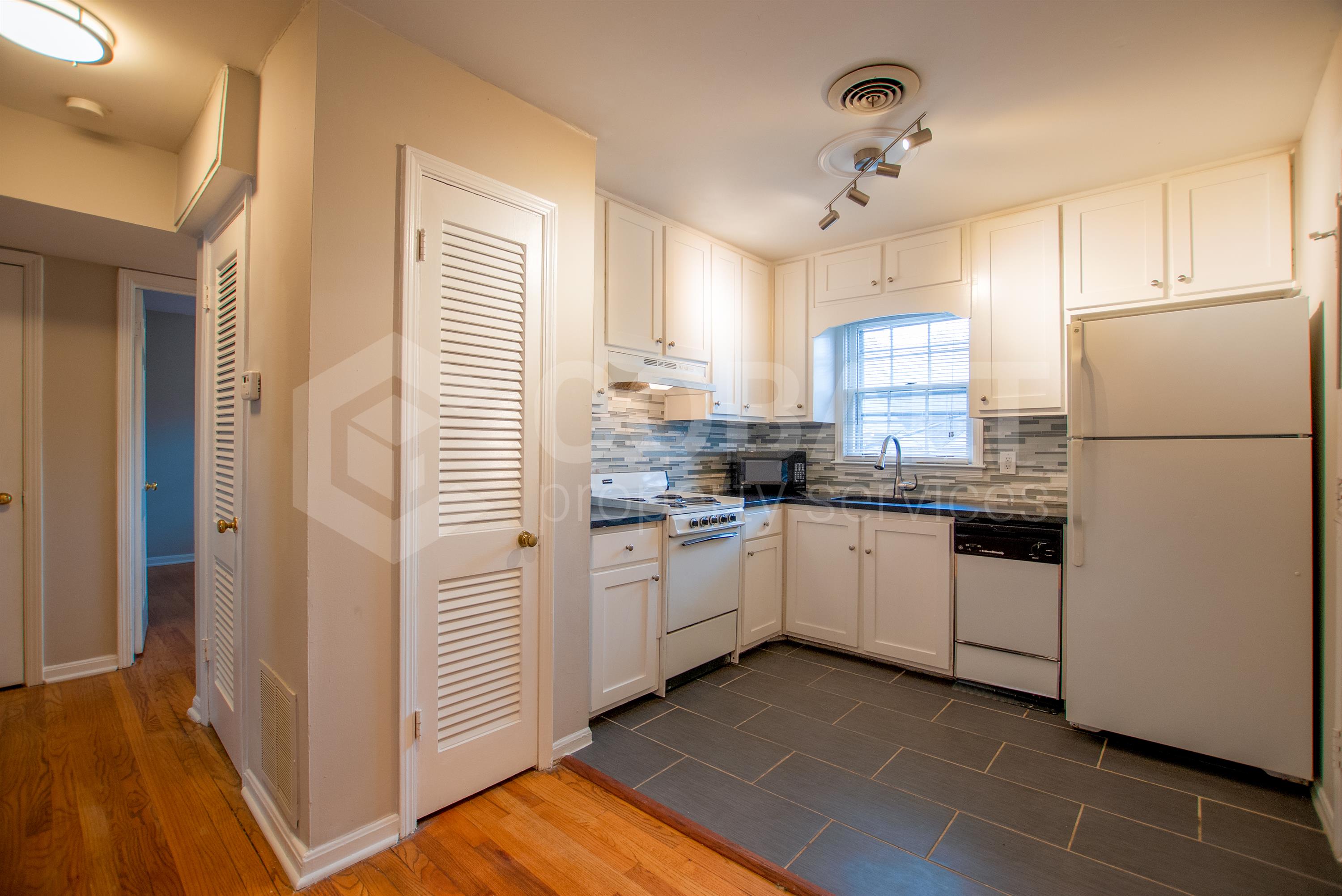 3607 Roxboro Rd- 06