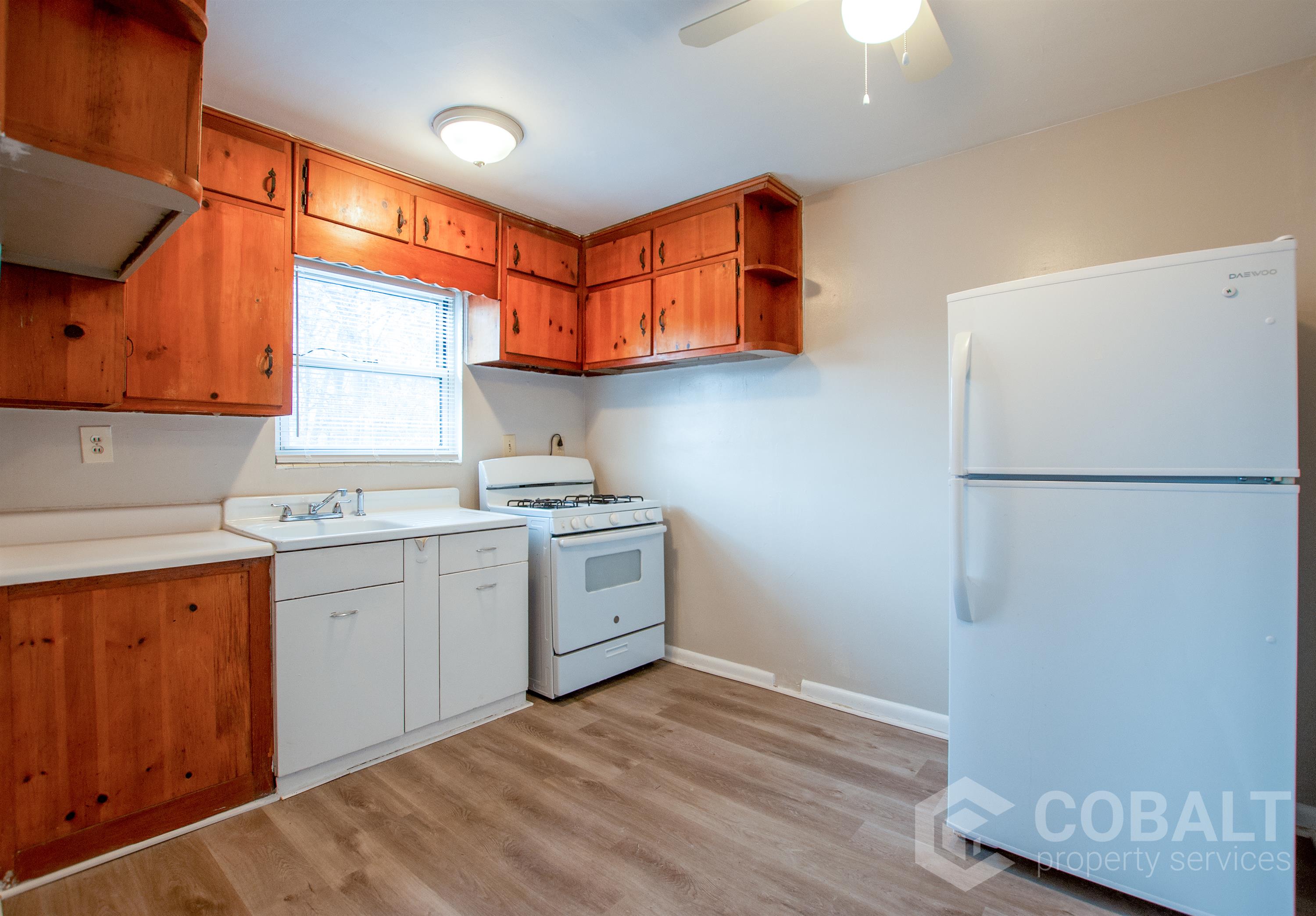 954 St. Charles Ave NE - 10