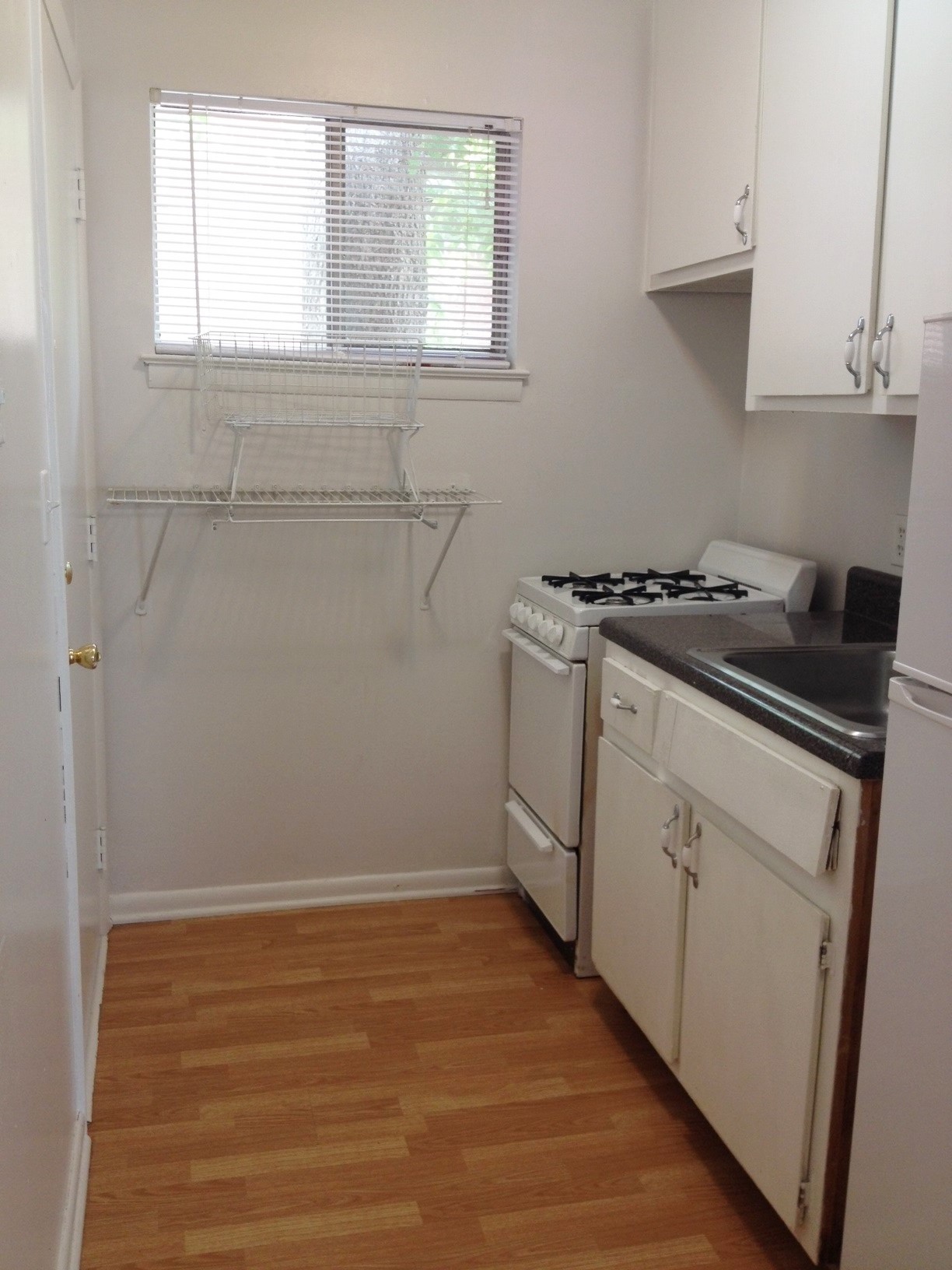 905 Greenwood Ave - 4