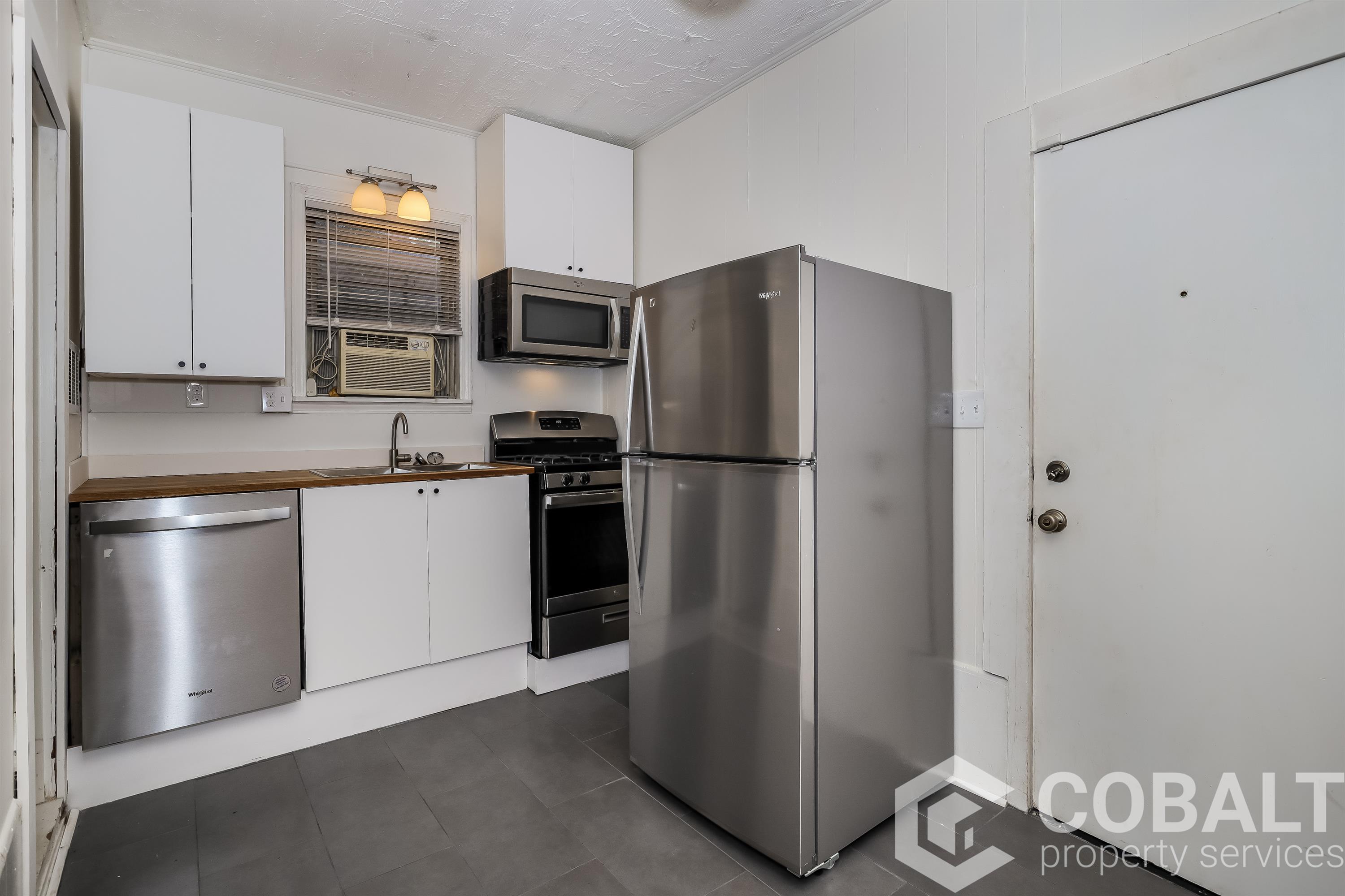 853 Myrtle Street NE - 7