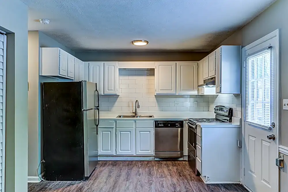437 Creekview Court - 3501