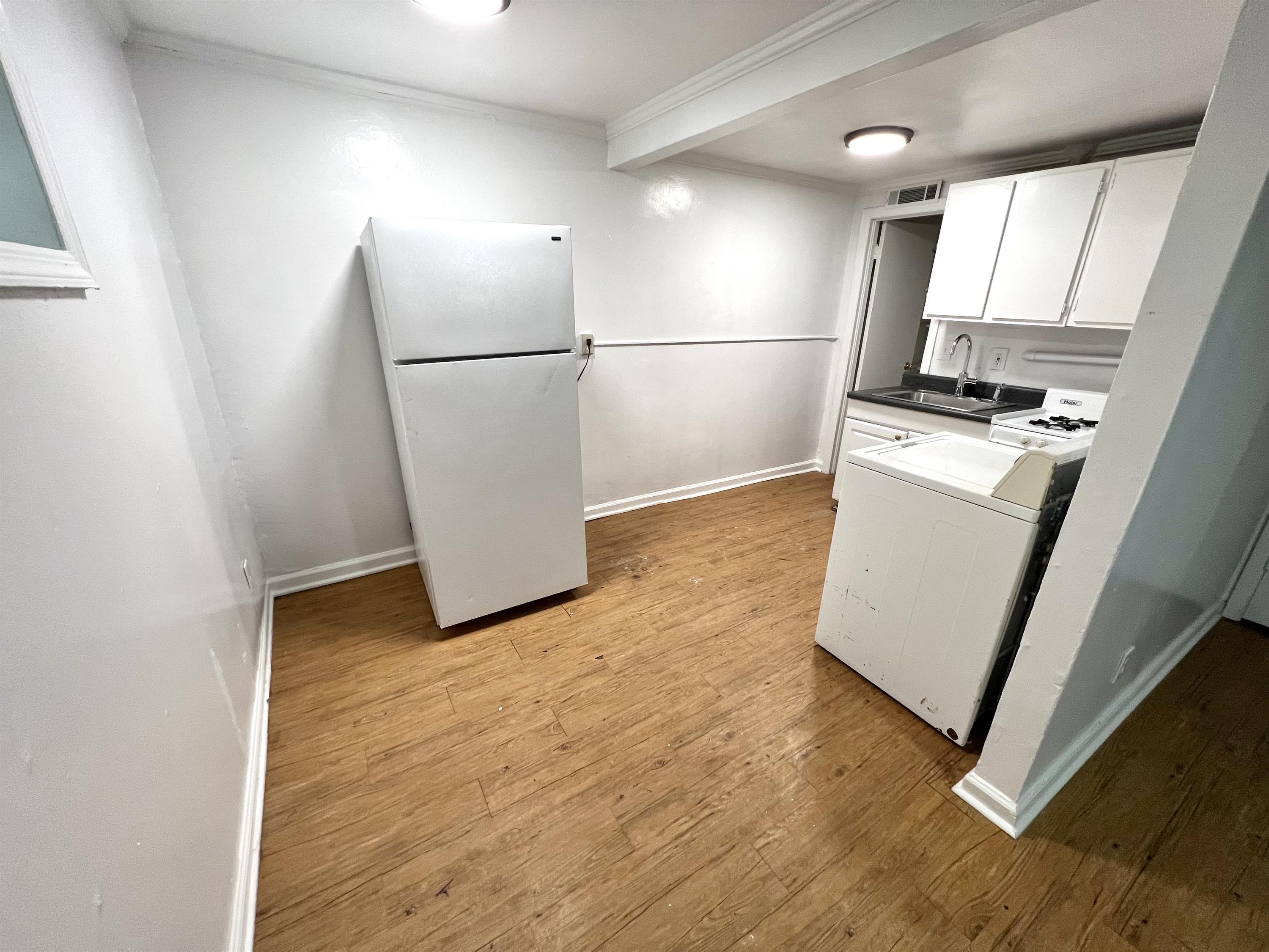 853 Myrtle Street NE - 3