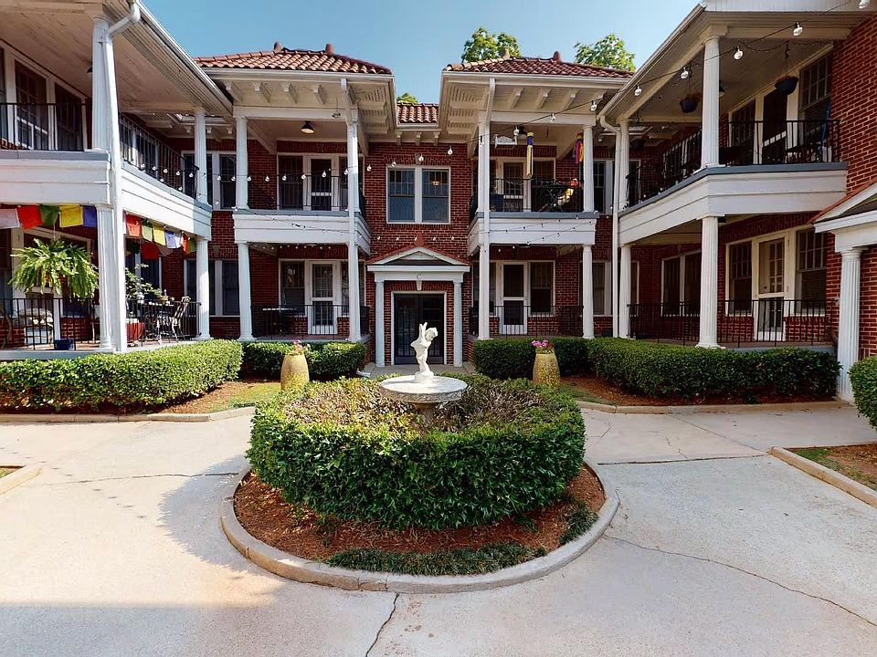 305 East Ponce de Leon Avenue - D1